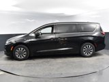 Used 2023 Chrysler Pacifica Touring-L image 5