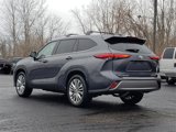 Used 2023 Toyota Highlander Platinum image 3