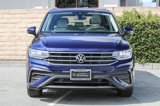 Used 2022 Volkswagen Tiguan SE w/ Panoramic Sunroof Package image 2