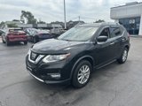 Used 2017 Nissan Rogue SV image 3