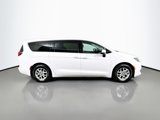 Used 2017 Chrysler Pacifica Touring image 6