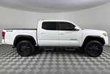 Certified 2017 Toyota Tacoma TRD Off-Road image 3