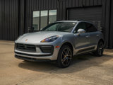 Certified 2024 Porsche Macan image 2