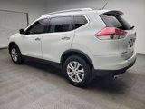 Used 2016 Nissan Rogue SV image 3