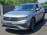 Used 2022 Volkswagen Tiguan SE image 3
