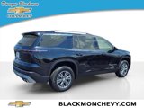 Used 2025 Chevrolet Traverse LT image 3
