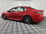 Used 2024 Toyota Camry SE image 5