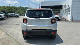 Used 2016 Jeep Renegade Latitude w/ Popular Equipment Group image 5