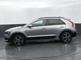 Used 2023 Kia Niro EX Touring image 2