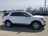 Used 2018 Ford Explorer XLT image 3