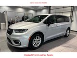 Used 2024 Chrysler Pacifica Touring-L image 3