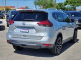 Used 2018 Nissan Rogue SV image 4