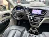 Used 2022 Chrysler Pacifica Touring-L image 6
