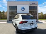 Certified 2022 Volkswagen Tiguan SE w/ Panoramic Sunroof Package image 2