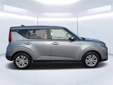 Used 2022 Kia Soul LX image 2