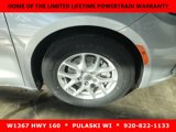 Used 2023 Chrysler Pacifica Touring-L image 3