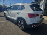 Certified 2024 Volkswagen Taos SE w/ Panoramic Sunroof Package image 4