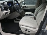 Used 2021 Chrysler Pacifica Touring-L image 3