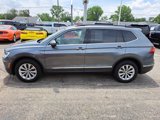 Used 2018 Volkswagen Tiguan SE w/ Panoramic Sunroof Package image 2