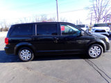 Used 2018 Dodge Grand Caravan SE w/ UConnect Hands-Free Group image 2