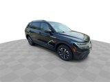 Used 2022 Volkswagen Tiguan S image 2