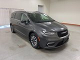 Used 2021 Chrysler Pacifica Touring-L image 2