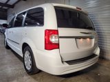 Used 2016 Chrysler Town & Country Touring image 5