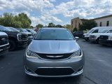 Used 2017 Chrysler Pacifica Limited image 2