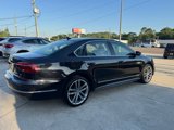 Used 2017 Volkswagen Passat 1.8T R-Line w/ R-Line Lighting Package image 5