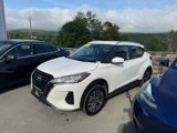 Used 2022 Nissan Kicks SV image 2
