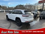 Used 2022 Jeep Grand Cherokee Limited image 3