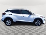 Used 2022 Nissan Kicks S image 4