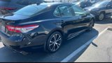 Used 2020 Toyota Camry SE image 2