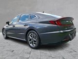 Used 2022 Hyundai Sonata SEL w/ Winter Weather Package image 4