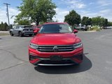 Used 2024 Volkswagen Tiguan SE w/ Panoramic Sunroof Package image 2