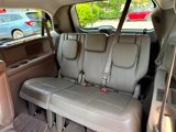 Used 2015 Chrysler Town & Country Touring-L image 6