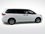 Used 2014 Toyota Sienna L image 4