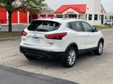 Used 2017 Nissan Rogue Sport SV w/ SV Premium Package image 4