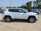 Used 2022 Jeep Compass Latitude image 3