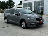 Used 2023 Chrysler Pacifica Touring-L image 2