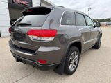 Used 2017 Jeep Grand Cherokee Limited w/ Luxury Group II image 4