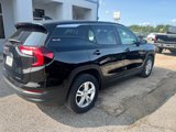 Used 2024 GMC Terrain SLE image 3