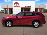 Used 2021 Toyota Highlander LE image 3