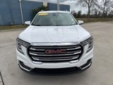 Used 2024 GMC Terrain SLT image 2