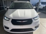 Used 2023 Chrysler Pacifica Touring-L image 2