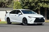 Used 2017 Toyota Camry SE image 2