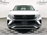 Used 2023 Volkswagen Taos SE w/ Panoramic Sunroof Package image 2