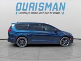 New 2025 Chrysler Pacifica Limited image 2