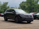 Used 2022 Volkswagen Tiguan SE w/ Panoramic Sunroof Package image 3