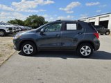 Used 2022 Chevrolet Trax LT w/ LT Convenience Package image 2